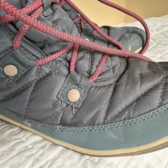 Columbia snow boots, size 9.5 - Picture 2 of 9
